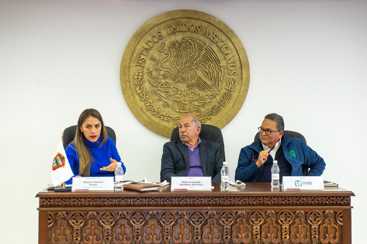 MonicaChDuran's tweet photo. Reunión #PlanOrienteEdoMéx: los resultados ya se sienten. Con el trabajo conjunto entre @GobiernoMX, @Edomex y municipios del oriente, hoy hay 3 hospitales, 3 Unidades de Medicina Familiar Plus entregadas, y seguimos avanzando para construir #CECIs. https://t.co/DYbUzDj94X
