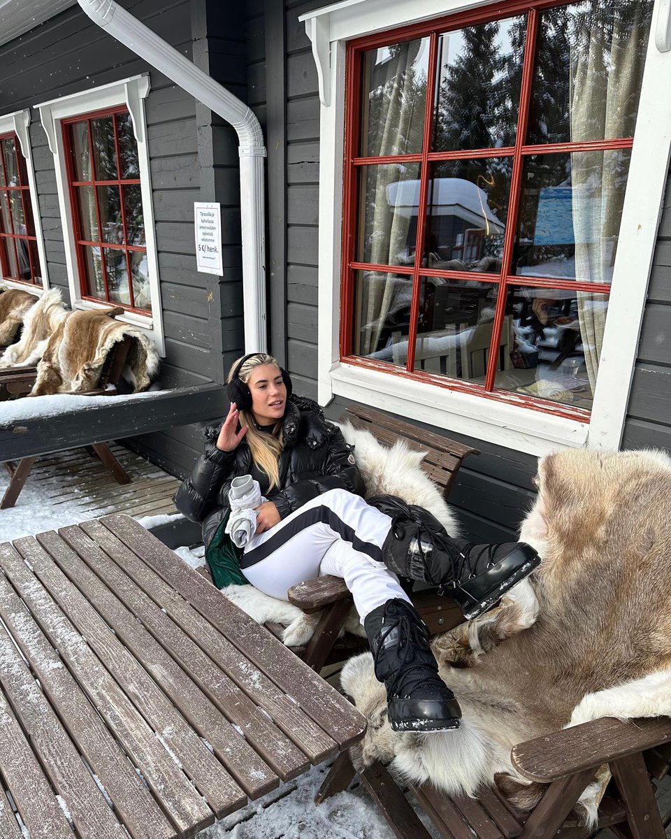 Calla258's tweet image. No plans, no pressure, just letting the moment be what it is.