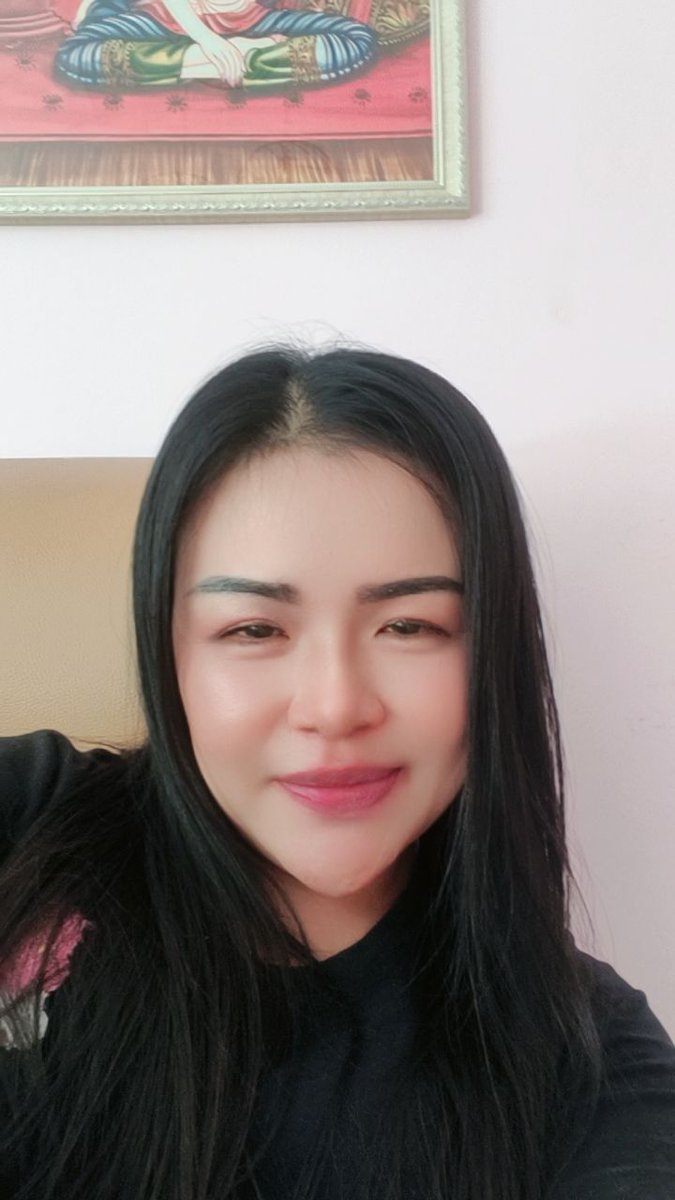 โมโม้ tweet media