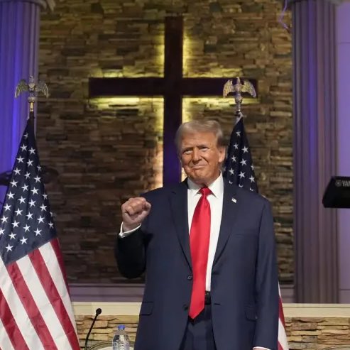 danielledsouzag's tweet image. Pastor Lorenzo Sewell says despite having 70% Black attendance at his church when President Trump visited, the media claimed it was “nothing but white people.”

“I never thought the media would lie. They just lied. It was crazy.”

Lying is what the media does best.