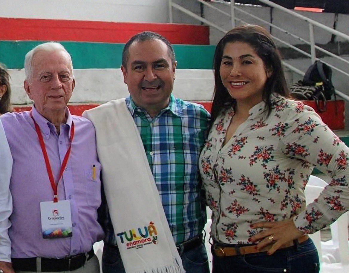 gustavovelezr's tweet photo. Un día triste para Tuluá. Un hasta luego a un gran tulueño. Don Ramiro Escobar Cruz dejó una huella de valores admirables en todos nosotros. Qué privilegio tan grande fue trabajar a su lado y aprender de su integridad. Descanse en paz y que Dios todopoderoso lo tenga en su santa gloria. 🕊️✨