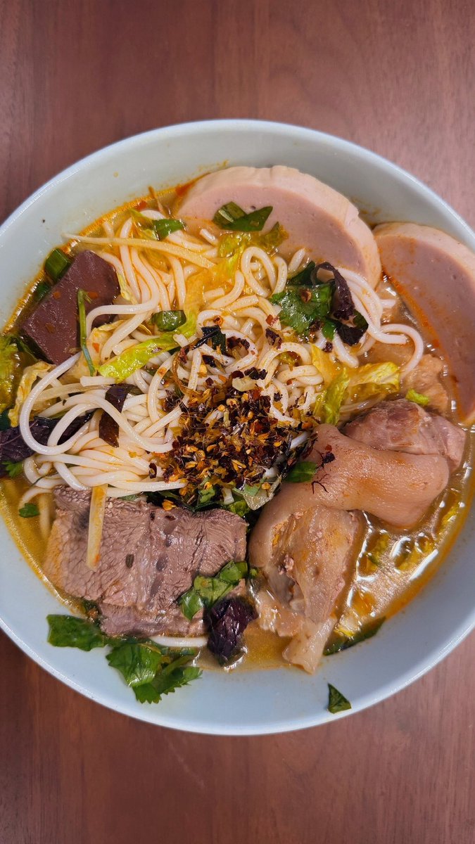 26 years of living and my mom finally taught me her secret family recipe for bun bo hue 😭 this was a labor of love omfg i did so many dishes and cooked so many things at the same time