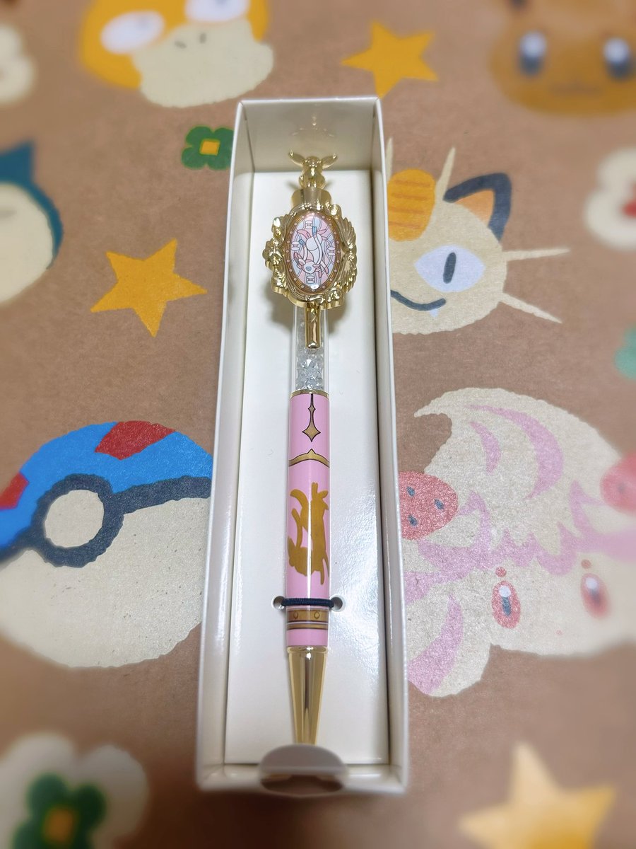 ボールペンに3000円、平気で出しちゃうぐらいのクオリティと豪華さ…𝜗𝜚
一生物として使います！

⬇️実際写真より実物の方が良さ伝わる💭

#ポケパークカントー 
#ポケモンだいすきショップ