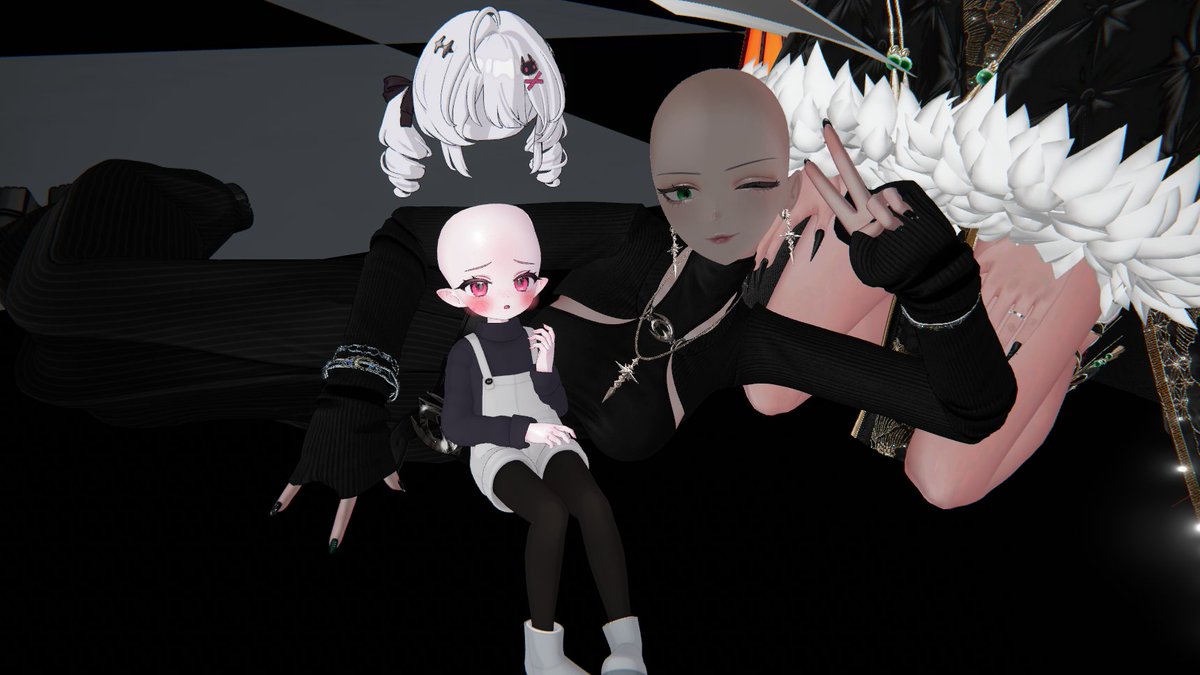 おはよ
昨日はホント良く遊んだー
私の娘を抱っこして寝てる姿見てるのホントに幸せ♡

撮ってくれてるのはもちろん私の嫁だよ

家族がいるってやっぱり本当に幸せだなって思った。
私は本当に幸せだ♡

#lumina3D
#VRChat