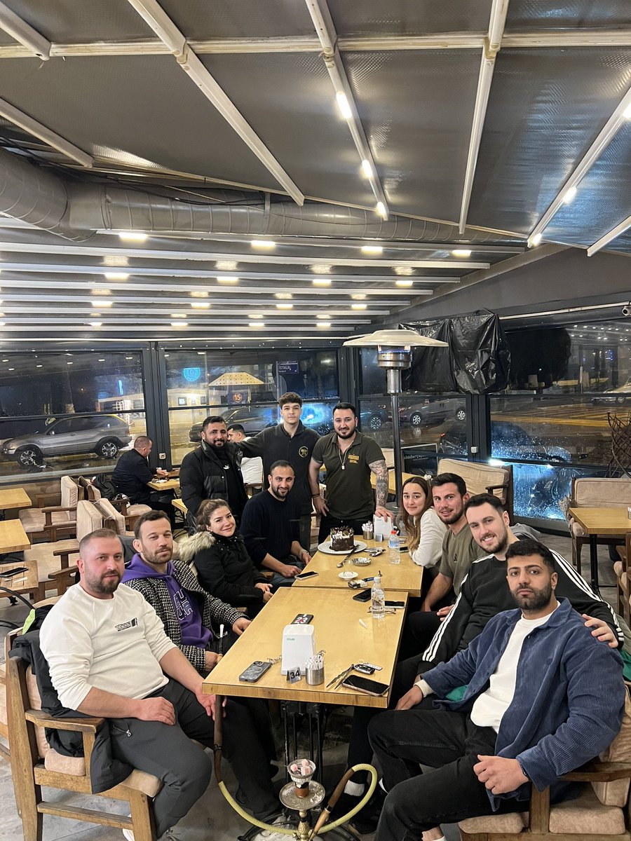 Dostlarla 28. Yaş Günü 🎂