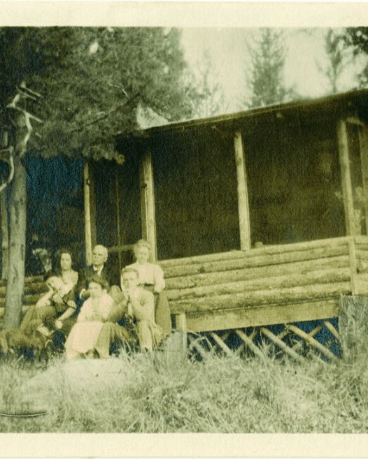 With Lots &amp; Acres Of Love: The Cooper Family: "Letters, diaries, &amp; photographs [Walter and Mariam Skeels Cooper &amp; daughter, Mariam Cooper Bunker] offer a glimpse into their steady love for each other &amp; the Bozeman community."

buff.ly/ulUMLob 

#bozeman #bozemanhistory