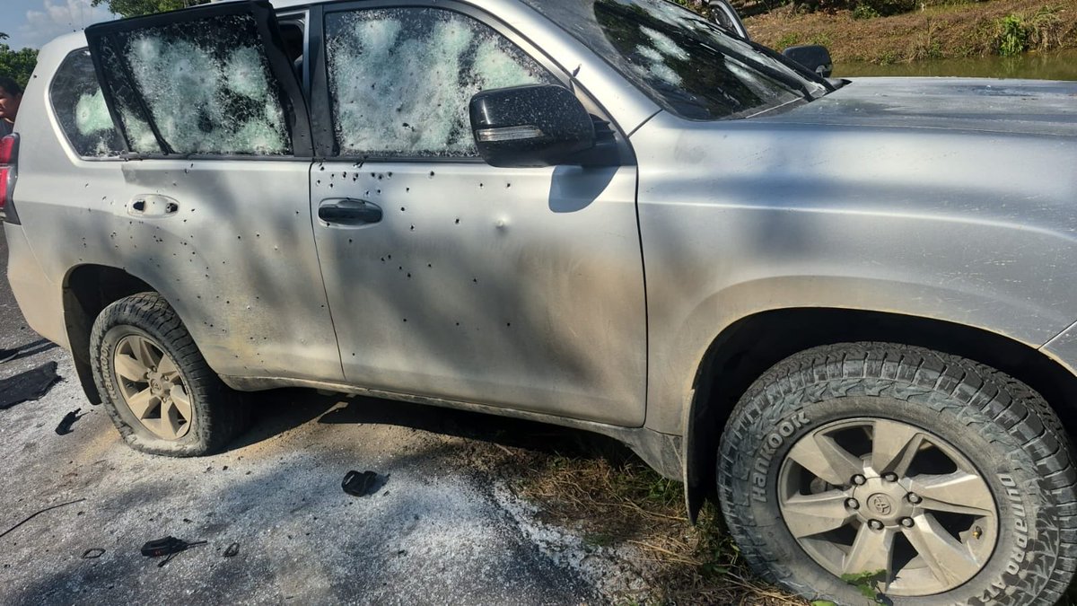 JotaPeHernandez's tweet image. ⚠️ATENTADO CONTRA ESQUEMA DEL SENADOR CASTELLANOS!

Lamentable lo que sucede en nuestro país, 2 escoltas asesinados y la vida de un senador amenazada. 

Así está Colombia, tomada por los bandidos (los que Petro llama hermanos). Dios tenga misericordia de nuestro amada nación.