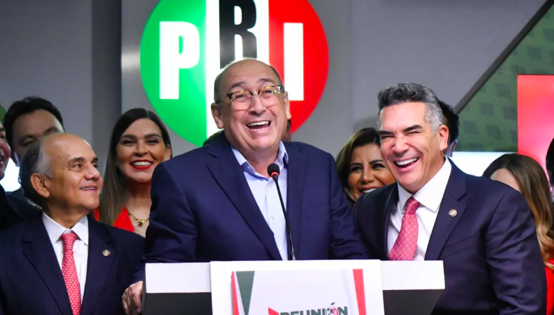 😮🔥 ¡El 'verdadero' rival de Morena! Los mexicanos ven al PRI como el partido que 'mejor los defiende' frente a la 4T

👉 short.do/SPTMQf

El <a href="/PRI_Nacional/">PRI</a> parece 'consolidarse' como el partido que los ciudadanos consideran más apto para convertirse en el contrapeso que
