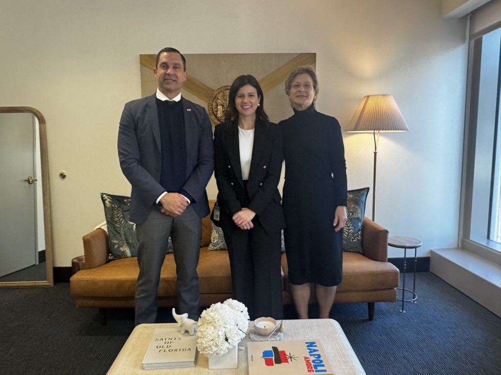 Vince Lago tweet media