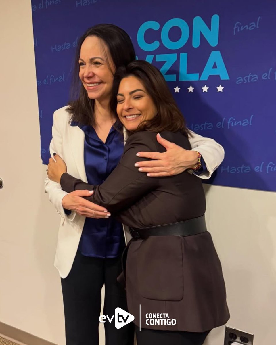EVTVMiami's tweet image. 🇻🇪🇺🇸 María Corina Machado se reúne en Washington con alcaldesa de Doral

🇻🇪 La líder venezolana y ganadora del Premio Nobel de la Paz 2025, @MariaCorinaYA, sostuvo un encuentro en Washington con la alcaldesa de Doral, @ChristiFraga, como parte de su agenda internacional de…