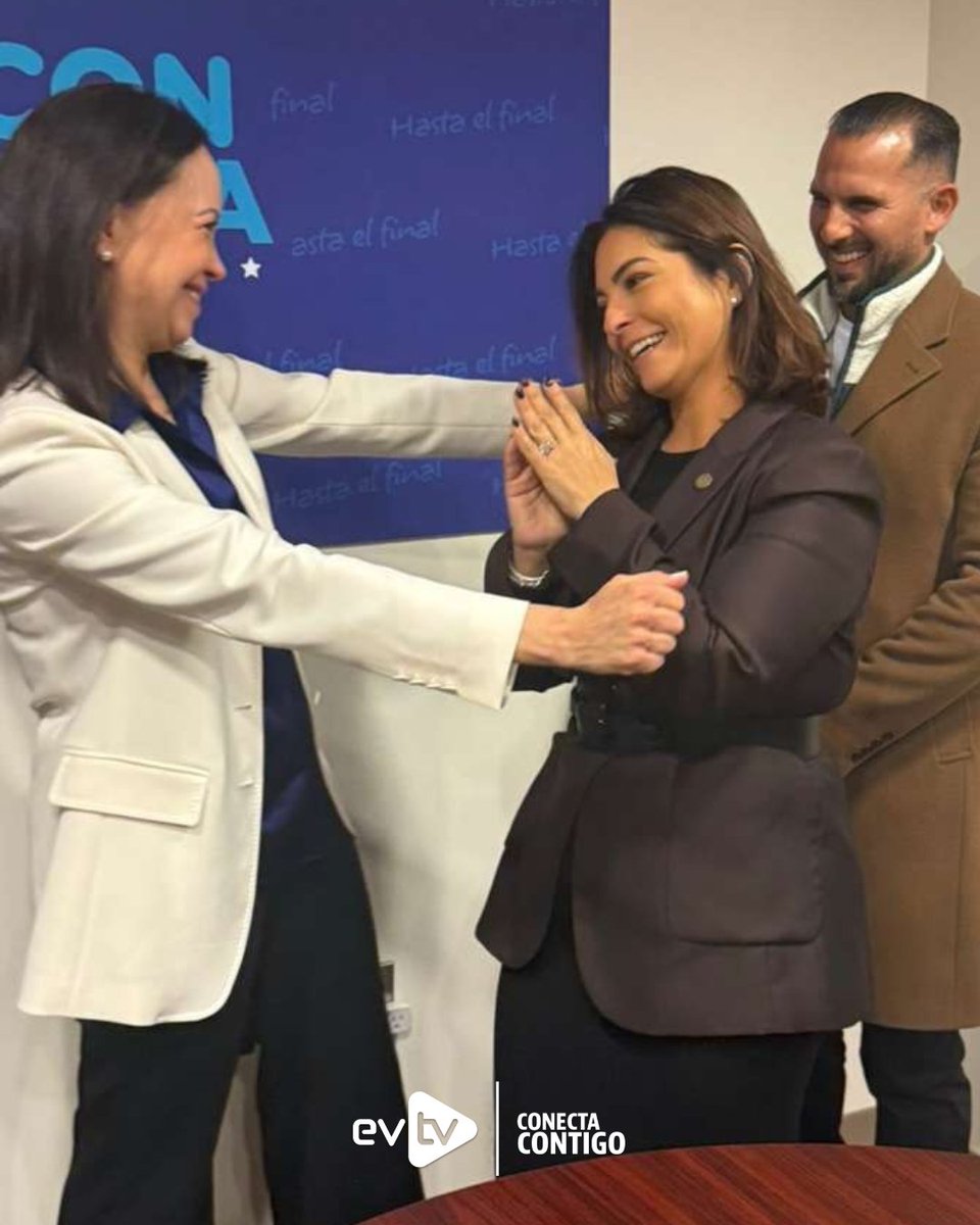 EVTVMiami's tweet image. 🇻🇪🇺🇸 María Corina Machado se reúne en Washington con alcaldesa de Doral

🇻🇪 La líder venezolana y ganadora del Premio Nobel de la Paz 2025, @MariaCorinaYA, sostuvo un encuentro en Washington con la alcaldesa de Doral, @ChristiFraga, como parte de su agenda internacional de…