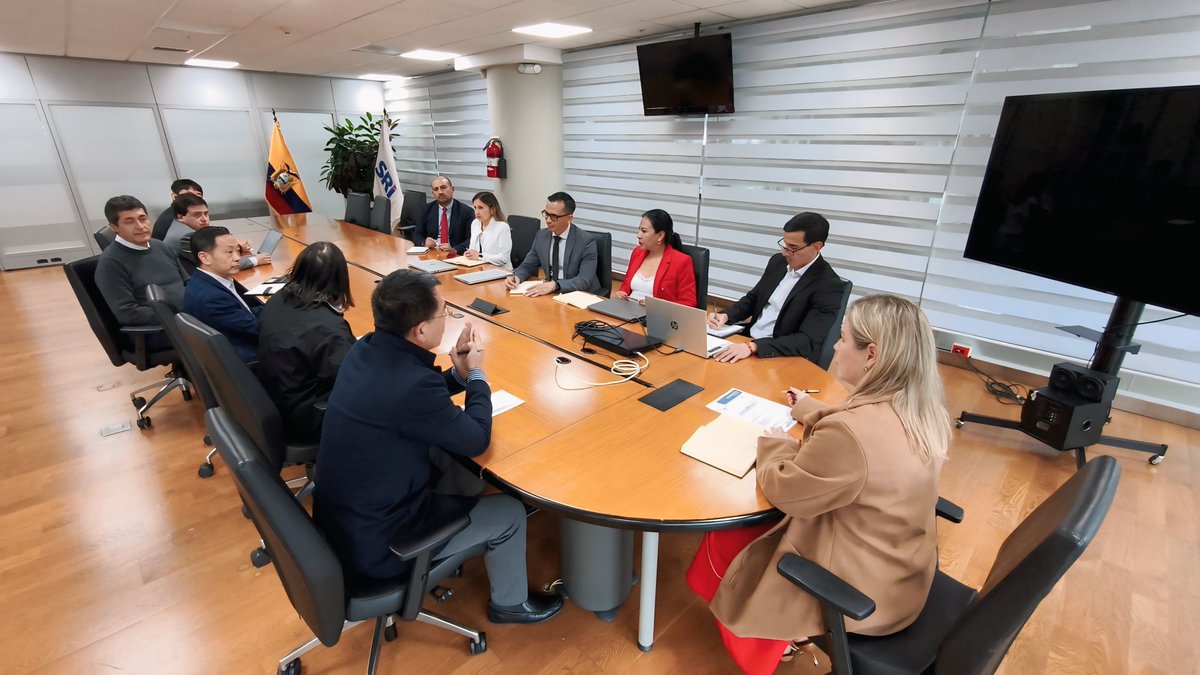 ¡Fortalecemos el diálogo con todos los contribuyentes!

Nuestra directora, <a href="/AlexaNavarreteR/">Alexandra Navarrete R</a>, se reunió con representantes de <a href="/EcuaCorrienteSA/">EcuaCorriente S.A.</a>, para escuchar e intercambiar criterios sobre una gestión tributaria de cumplimiento y reglas claras para todos.

#ElNuevoEcuador🇪🇨