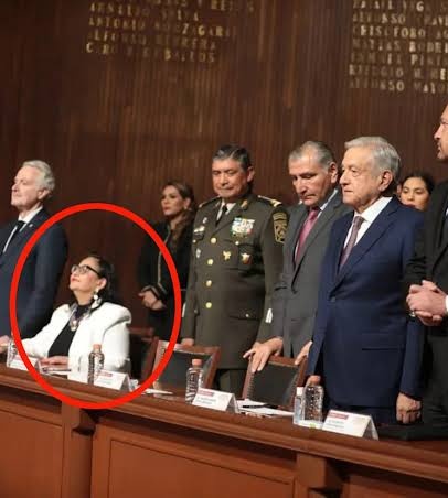 EmilioVallejoRL's tweet image. Dos Presidentes de la Suprema Corte en el aniversario de la Constitución: Norma Piña y Hugo Aguilar.

Mientras Norma Piña impartió cátedra de honor e institucionalidad dignas de Ruth Bader Ginsburg negándose a rendir pleitesía al Ejecutivo Federal, al Jefe Grand Cherokee le…