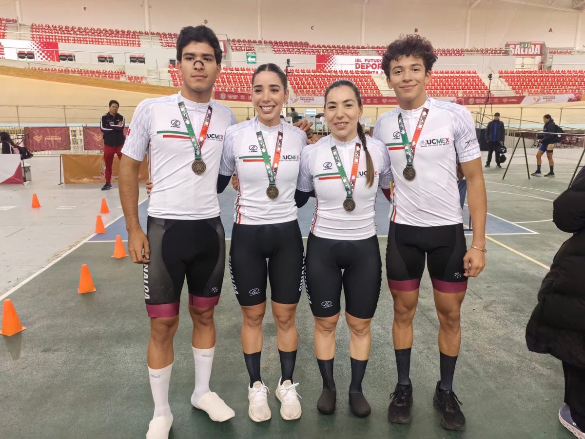 Máximo Kaled Estrada Urrea, alumno del plantel 23 “Profra. María Trinidad Dórame” de COBAES, obtuvo tres medallas de oro en el Campeonato Nacional de Ciclismo de Pista Xalapa 2026. Su logro será clave para integrar la selección nacional rumbo a competencias internacionales.