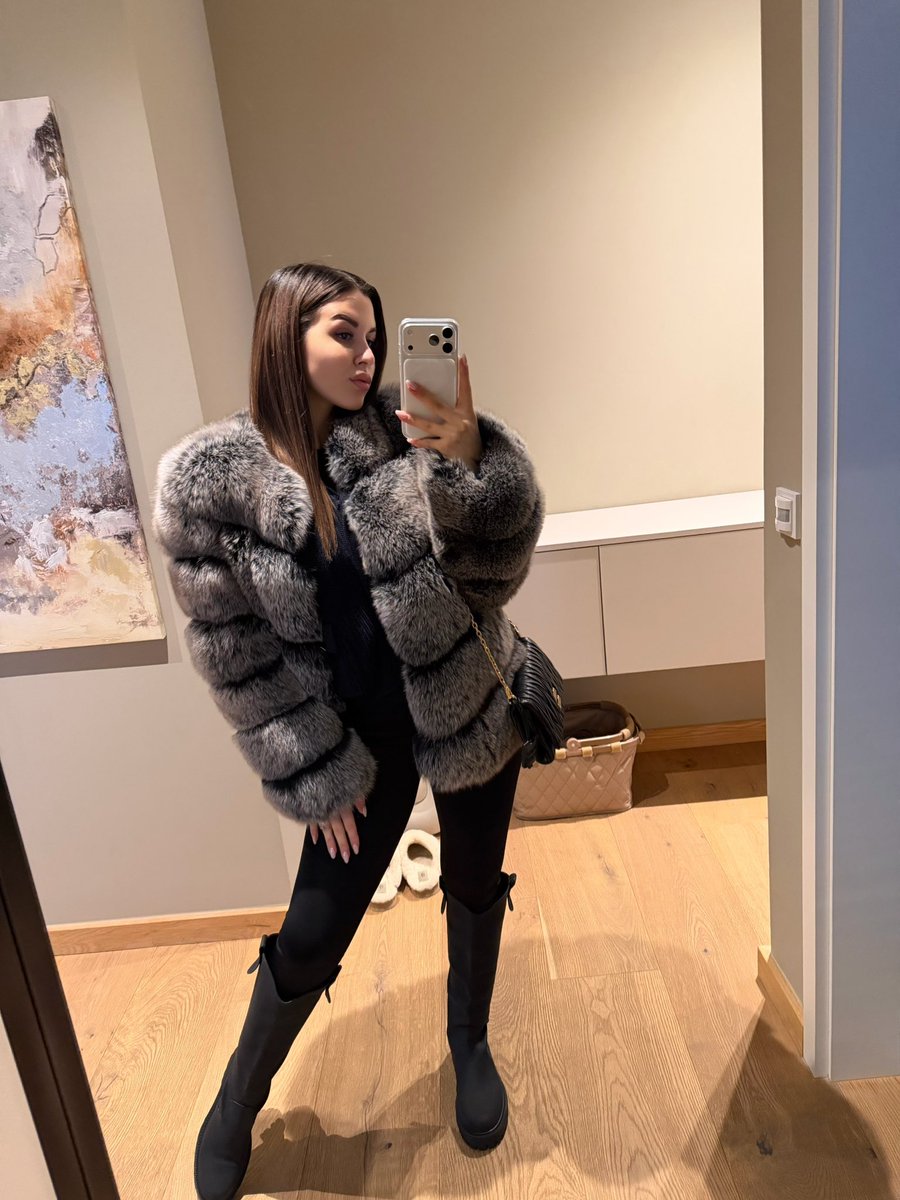 Would you walk next to me in public? 🙄