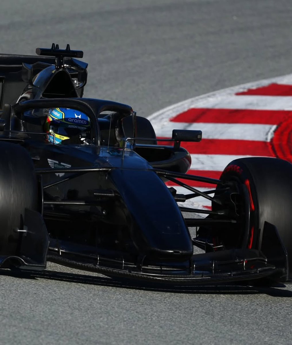 Aston Martin F1 updates tweet media