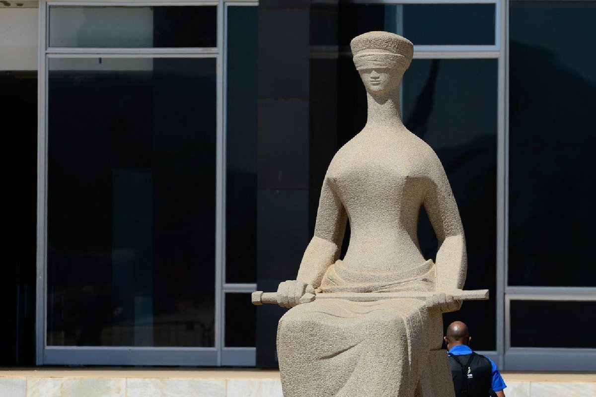 exame's tweet image. STF valida aumento de pena por crimes contra a honra de agentes públicos
exame.com/brasil/stf-val…