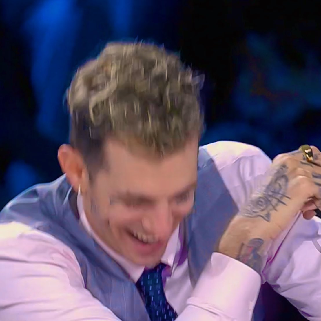 Alessandro svantaggiaro con Jeremy Chan per 8 minuti, e Cannavacciuolo mette sotto Johnny per 10. VOLO 
#MasterChefIt