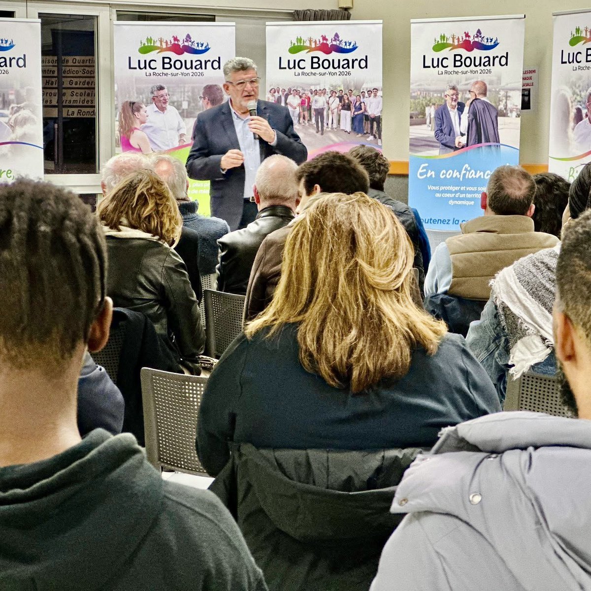 Lucbouard's tweet photo. Merci pour ces échanges ce soir lors de notre réunion de quartier Pyramides.

Depuis 12 ans, nous agissons quartier par quartier : logements, écoles rénovées, parcs urbains, équipements, mobilités, services de proximité. 

Tous les quartiers comptent à @larochesuryonfr ! https://t.co/j5I5wYCFXs