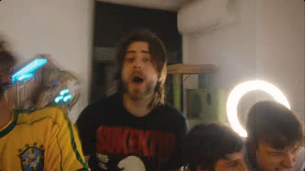 da saga: cellbit em todos os canais menos no dele