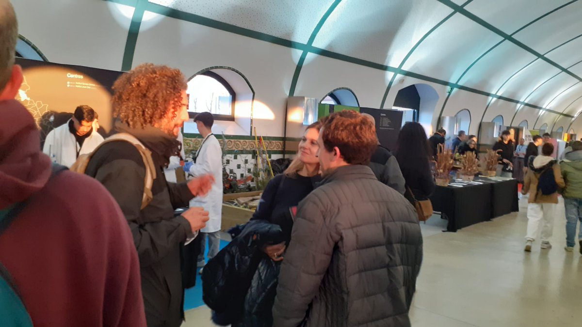 CfaCornella's tweet photo. Estudiants de #GES, #CAM, #PCFGS i #PPAU han visitat la #FiraFP del #BaixLlobregat,que ha tingut lloc a @ajelprat. 😍 Hem assistit a la xerrada "Després de l'ESO, què?", i després cadascú ha pogut aprofundir en els CFGM que més els ha interessat. #Orientació @educaciocat @se_bll5 https://t.co/y8hXZFJWfk