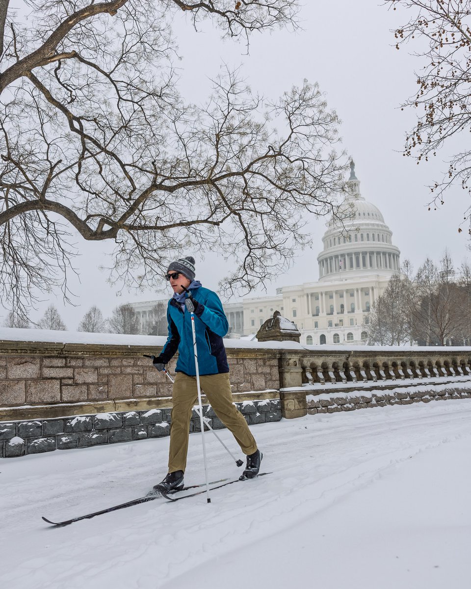 washingtondc's tweet image. Some of our favorite snowy photos from the most recent snowstorm. ❄️

Thank you to every DC photographer who braved the cold to capture the city! We love seeing DC through your lenses. 🩵

📸: minhp, alex.moldonado, coryandthecity, tinaka202 / IG #Only1DC