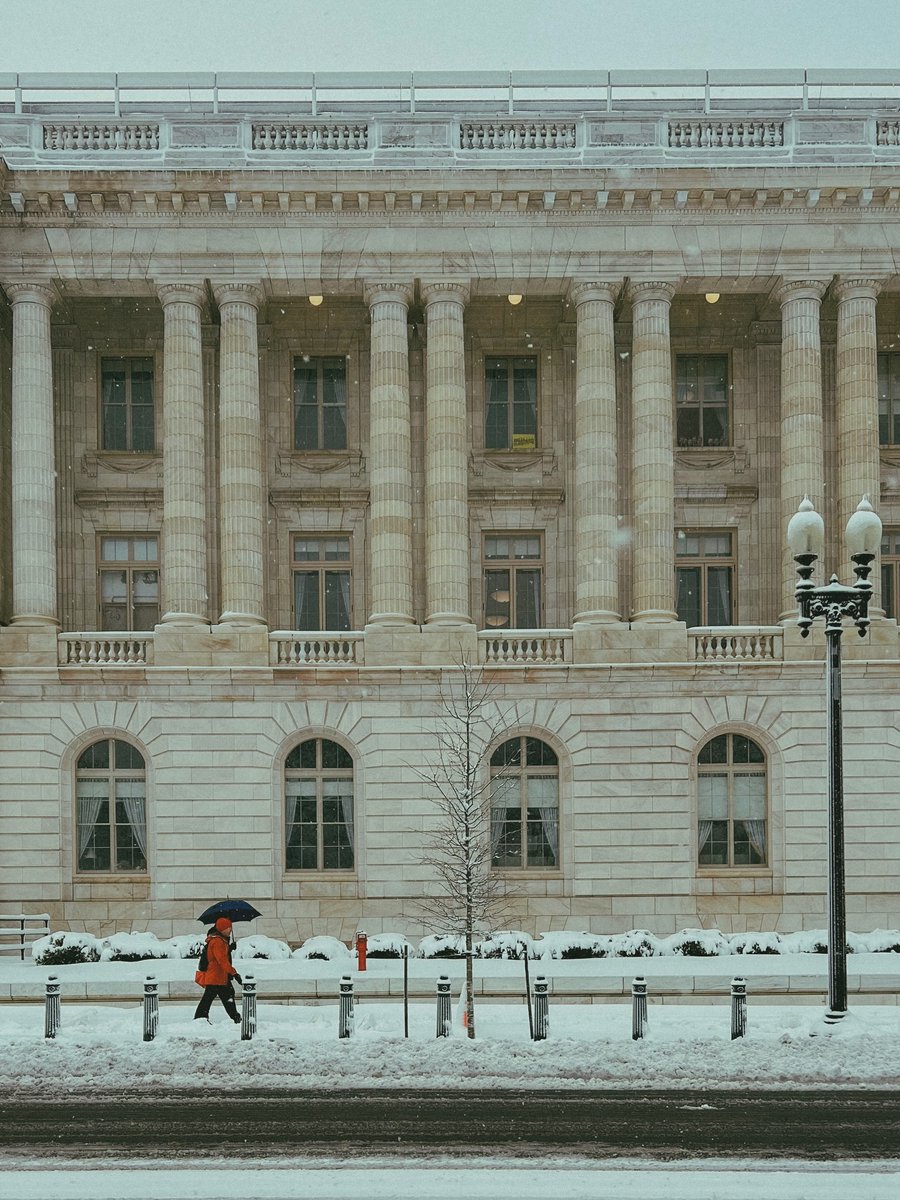 washingtondc's tweet image. Some of our favorite snowy photos from the most recent snowstorm. ❄️

Thank you to every DC photographer who braved the cold to capture the city! We love seeing DC through your lenses. 🩵

📸: minhp, alex.moldonado, coryandthecity, tinaka202 / IG #Only1DC