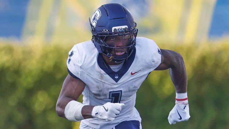 Skyler Bell is a gem in the 2026 Draft 💎 

Bell in 2025:
🔵 101 Receptions
⚪️ 1,278 Yards
🔵 13 Touchdowns
⚪️ 12.7 AVG YPR

Who should draft Bell? 💭