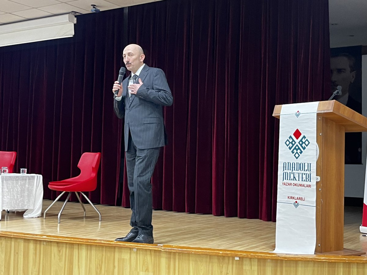 İl Millî Eğitim Müdürlüğümüz tarafından Kırklareli Halk Eğitimi Merkezinde, “Yaşayan Klasiğimiz Mustafa KUTLU” kitabı üzerine Safiye Önal Söyleşisi ve Anadolu Mektebi Tanıtım Programı düzenlendi. Etkinliğe İl Millî Eğitim Müdürümüz Murat ALTINÖZ katıldı.

Programın ilk etabı lise