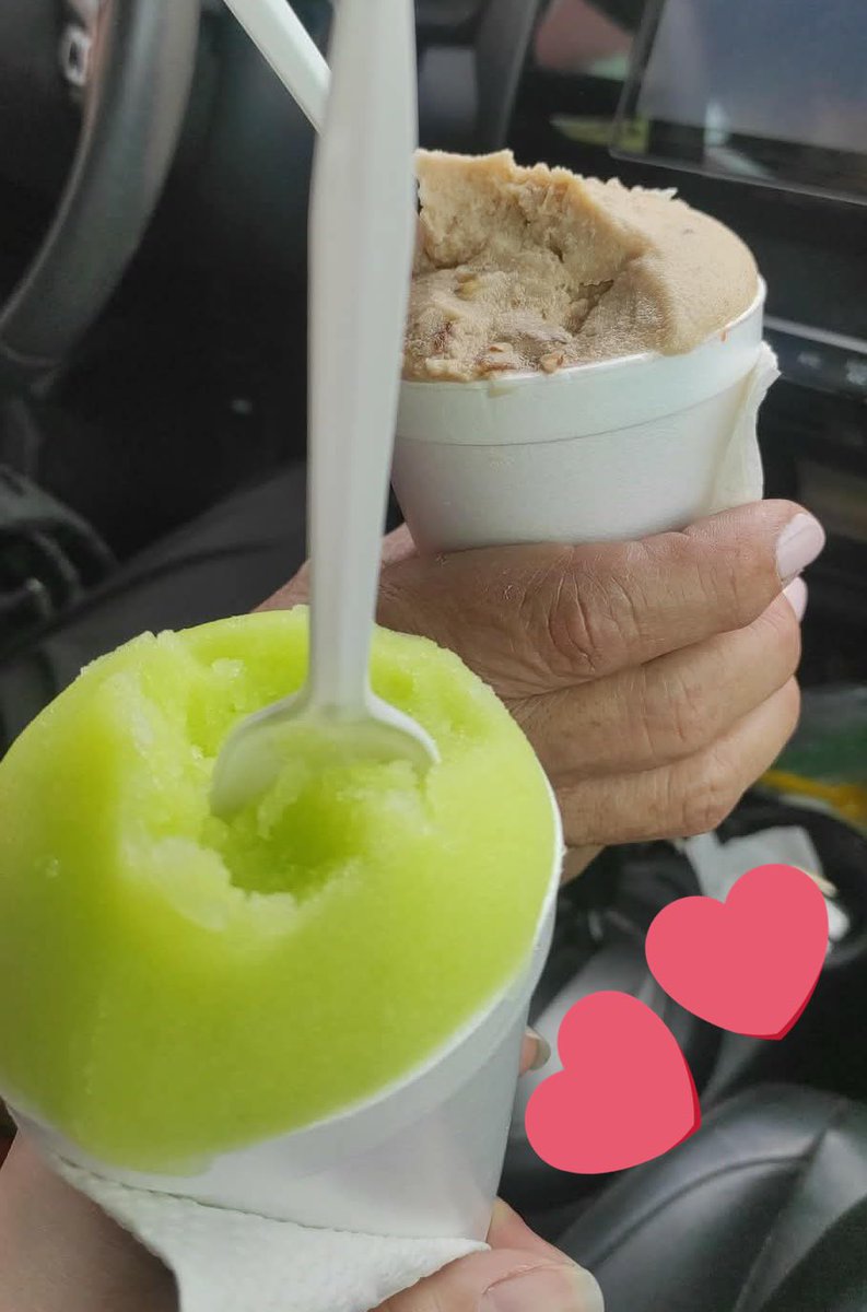 Cuernitos buenas tardes! ✨🥐✨❤️ 
Una disculpa por avisarles apenas pero no podré hacer stream el día de hoy ｡°(°¯᷄◠¯᷅°)°｡

Desde temprano mi Obaachan me pidió acompañarla a un mandado pero no había podido decirles por que se me olvido mi celular 😭

Últimamente la acompaño