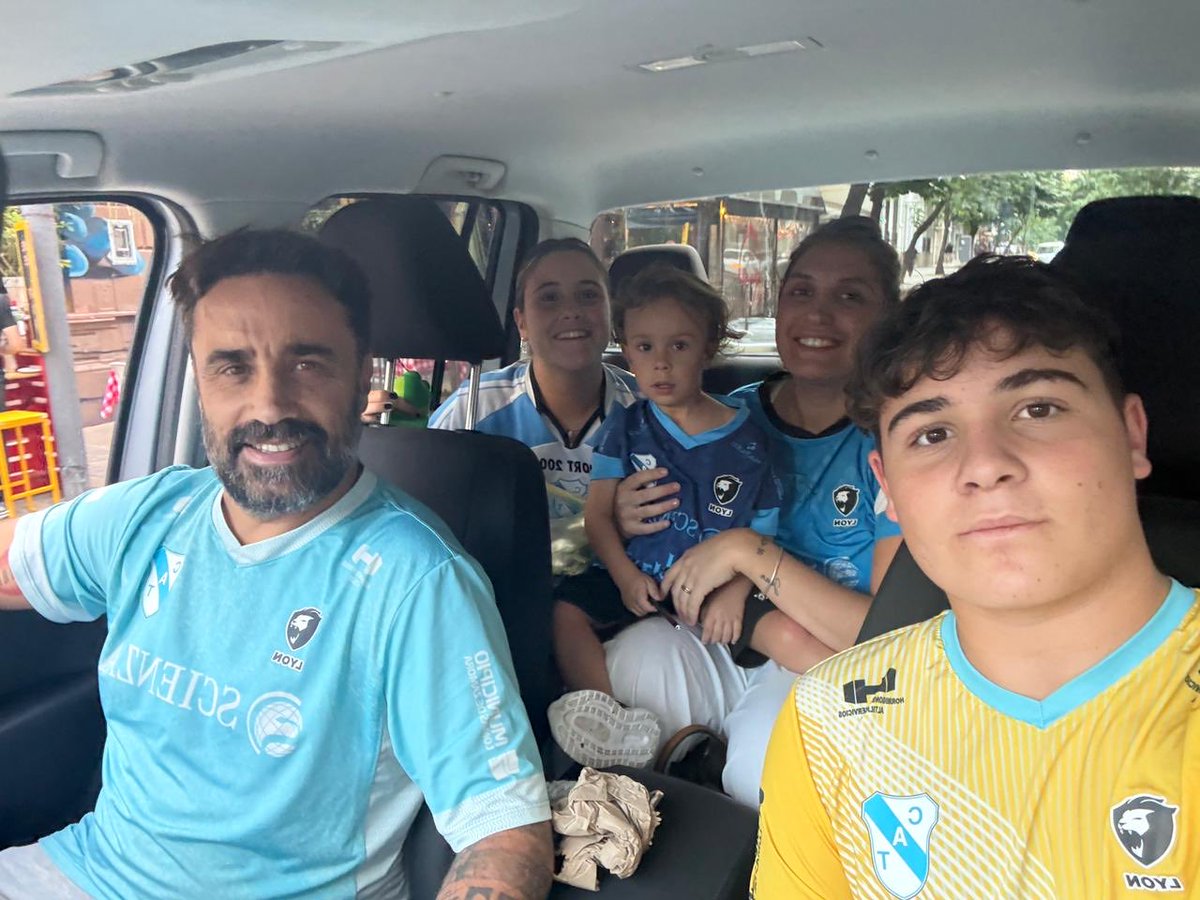 450 km para verte Cele querido !!! La familia más grande del sur lejos🩵🩵🩵🩵🩵🩵