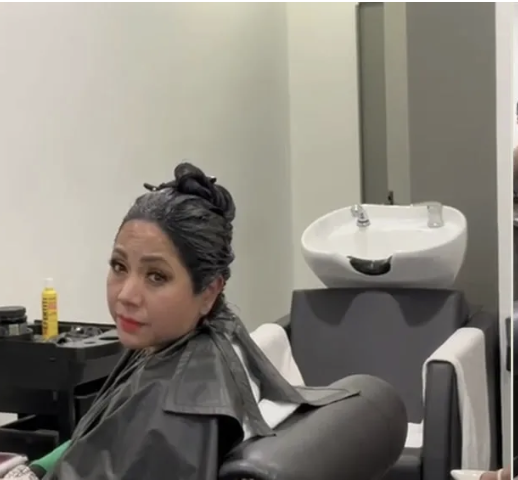 CarlosTorresF_'s tweet photo. 👞 Ministro del acordeón @HugoAguilarOrti usa empleados para que le limpien sus zapatitos.

💇‍♀️ Senadora de la 4T @JuanitaGuerra_M usa senado para que le tiñan el cabello.

☂️ Senadora de Morena @AnaLiliaRivra usa empleados para que le carguen la sombrilla y no se moje.

🐀😴 Noroña duerme en clase premier en vuelo de Europa.

🤮 La cuarta transformación es un cuento engaña bobos.