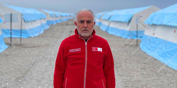 Depremzedeler soğuktan donarken çadırları para karşılığında satanları da unutmadık.! 

Unutmak yok, affetmek yok, helalleşmek yok! #6Şubat2023