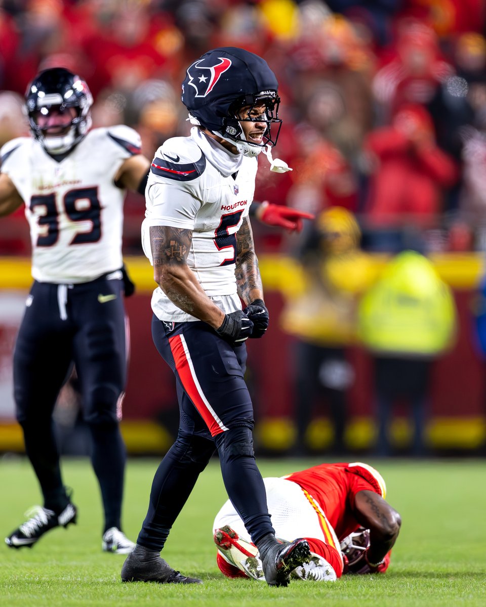 HoustonTexans's tweet image. Happy 5️⃣ day