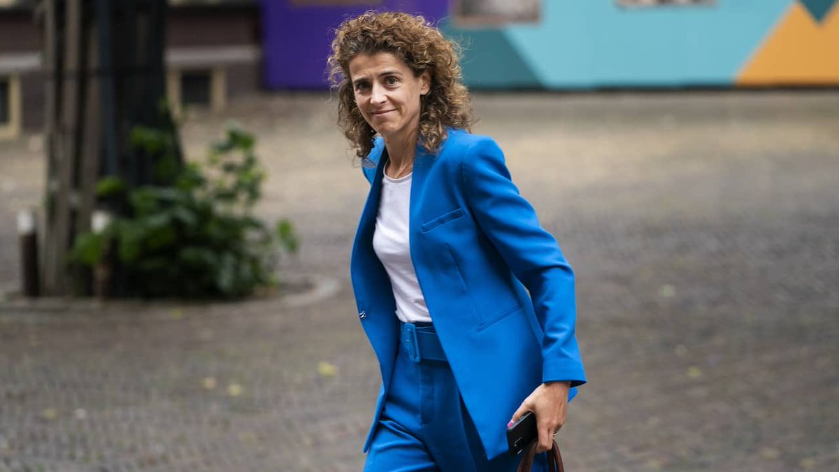 Ik hoor alleen maar negativiteit omtrent Sophie Hermans. In mijn ogen onterecht.

Ik heb begrepen dat <a href="/hermans_sophie/">Sophie Hermans</a> communicatief sterk is, wordt gewaardeerd en over bestuurservaring beschikt. Ik denk dat ze een goede minister van Volksgezondheid wordt.

#vandaaginside #VVD