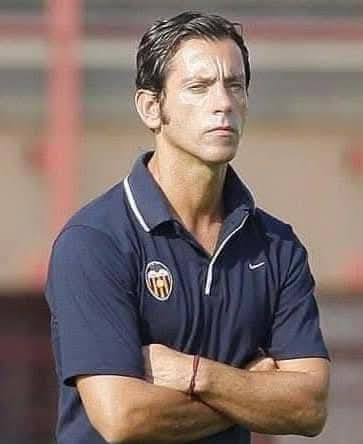 Hoy cumple 60 años Quique Sánchez Flores, ex-jugador y ex-entrenador del VCF. Como futbolista disputó 391 partidos entre 1984 y 1994. Marcó 32 goles y dio 30 asistencias.

Como técnico dirigió al equipo en 133 partidos entre 2005 y 2007 con 69 victorias, 28 empates y 36 derrotas