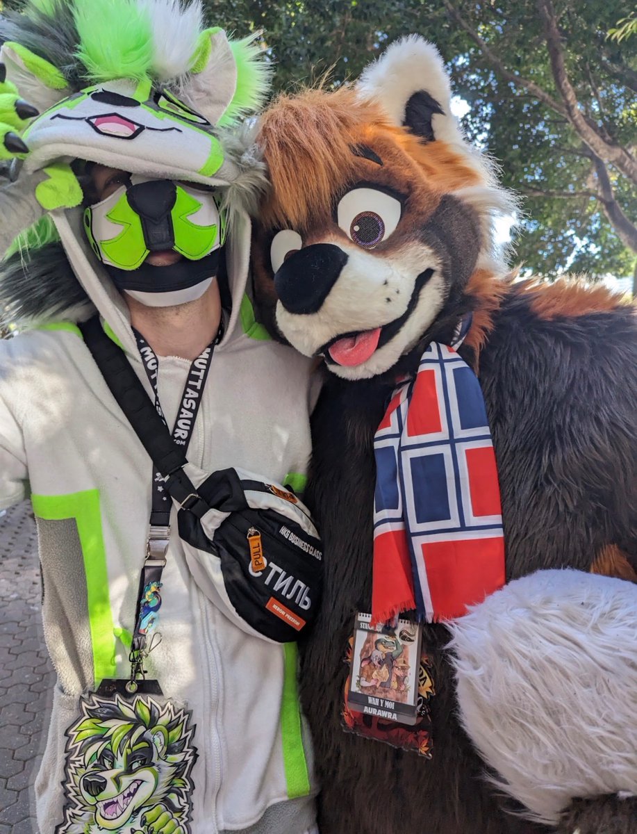 My favourite part of puphood discourse is how much real life people who go outside do not give a shit.

Don’t feel discouraged, be who you are, it’s just a dog mask 💚