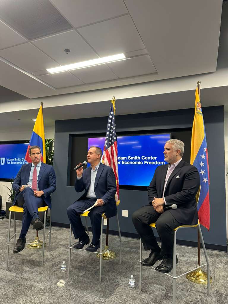 ÚltimaHoraCaracol tweet media