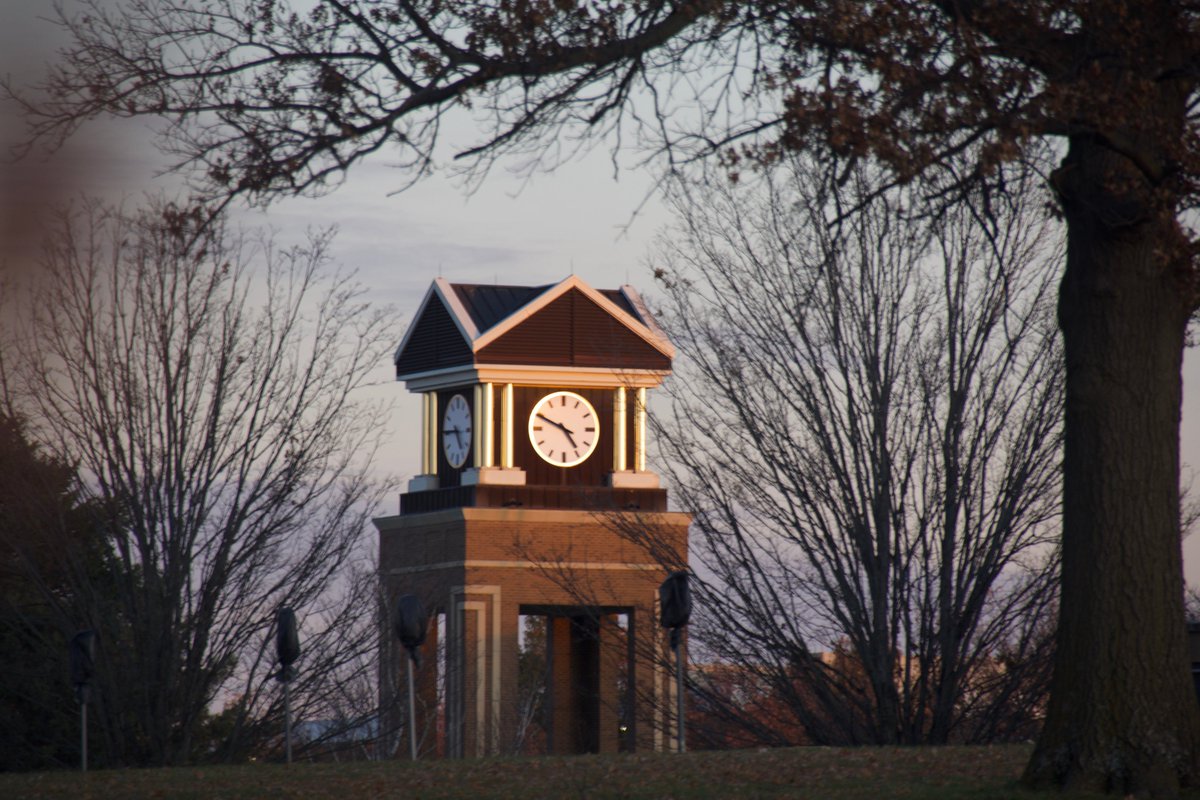 _sydcity's tweet photo. I think the most scenic spot on campus, @MissouriWestern, has to be the clock tower. It stands tall in the center of campus and can be seen from miles away, especially in the evening when the sun is setting. #JOU432 https://t.co/KLowF7nZrL