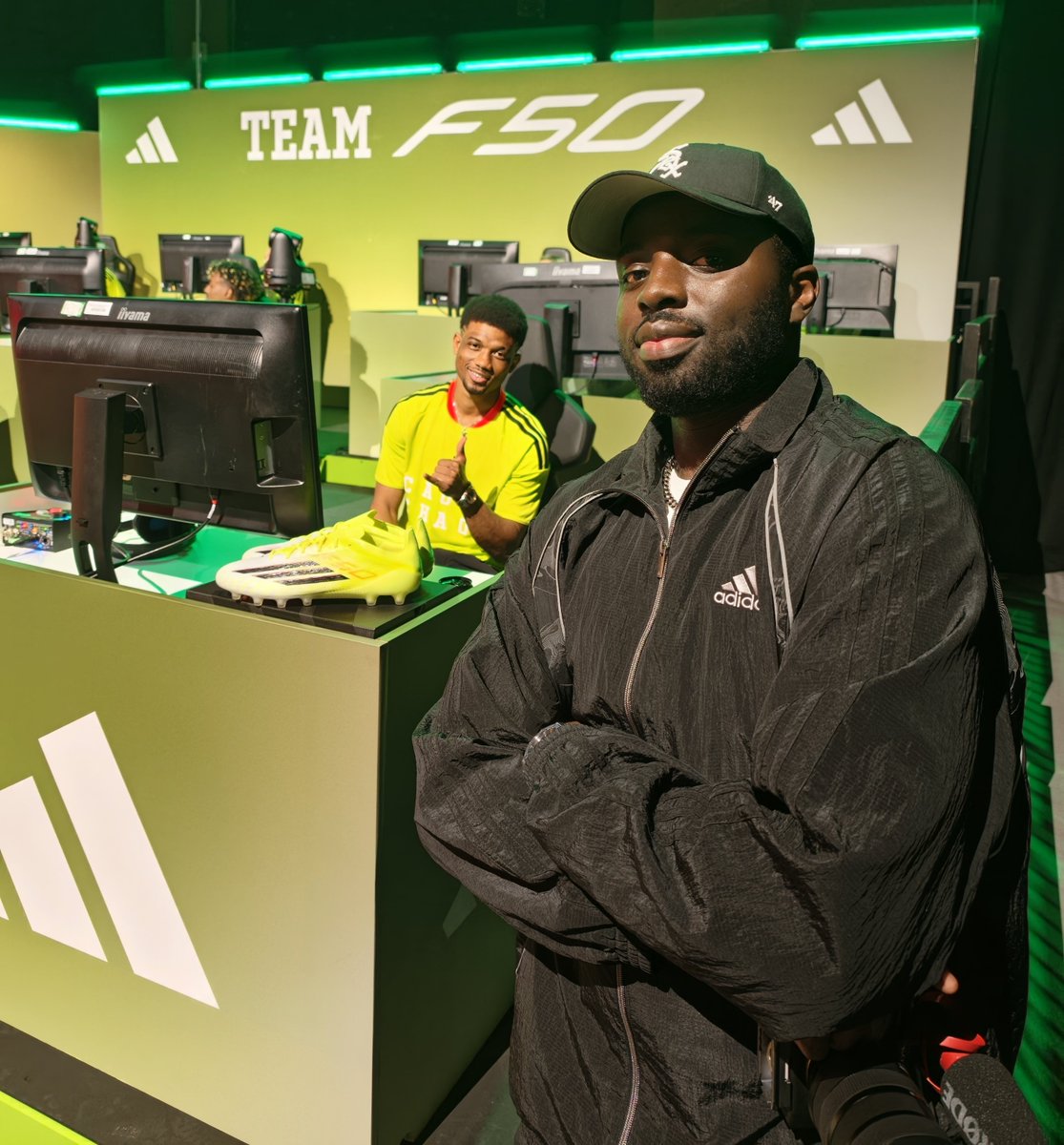 𝑻𝒋 tweet media