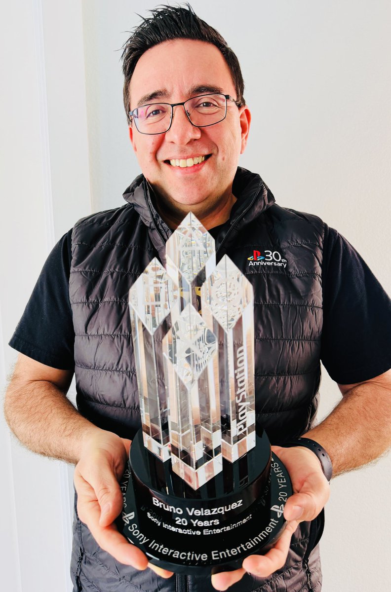 brunovelazquez's tweet image. The game industry can be a challenging one, which is why I feel so incredibly blessed to have been part of it for over 20 years—20 of those spent here at @SonySantaMonica. I’m very thankful to @PlayStation for giving me the opportunity to continue learning, growing, and being