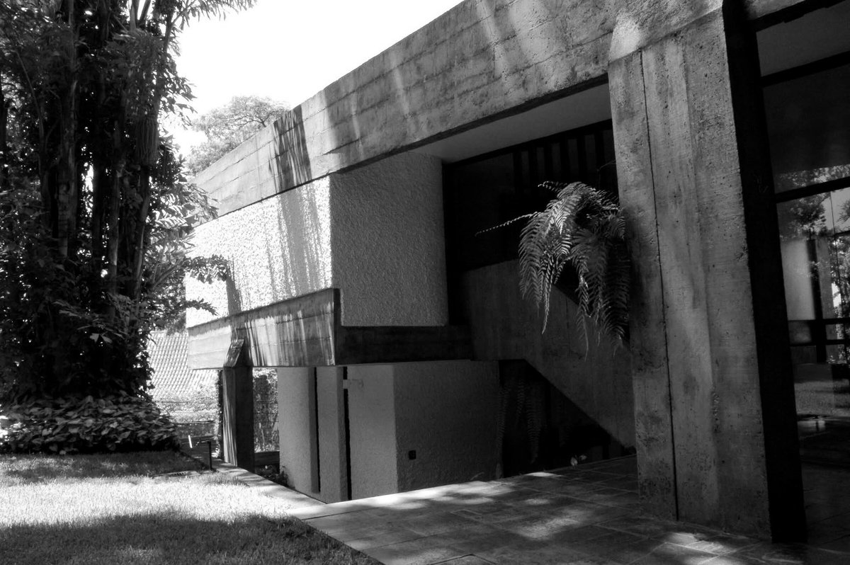 Detalles de la Casa Morumbí, Brasil. Obra de Paulo de Mello Bastos proyectada en 1968.

#CasaMorumbi #PaulodeMelloBastos #arquitectura #architecture