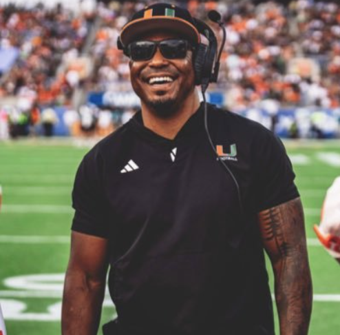 Pete Thamel tweet media