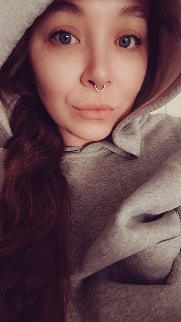 Miss_Calypso22's tweet image. Princess crawled back in brd after adulting, from 10:30 am until 1:20 pm. I needed the rest so badly. #Fitcheck #lazyday (sort of 😂) #gamergirl #contentcreator I'm at the point in my life where I do so much causing me to be exhausted, and still can't sleep at night.