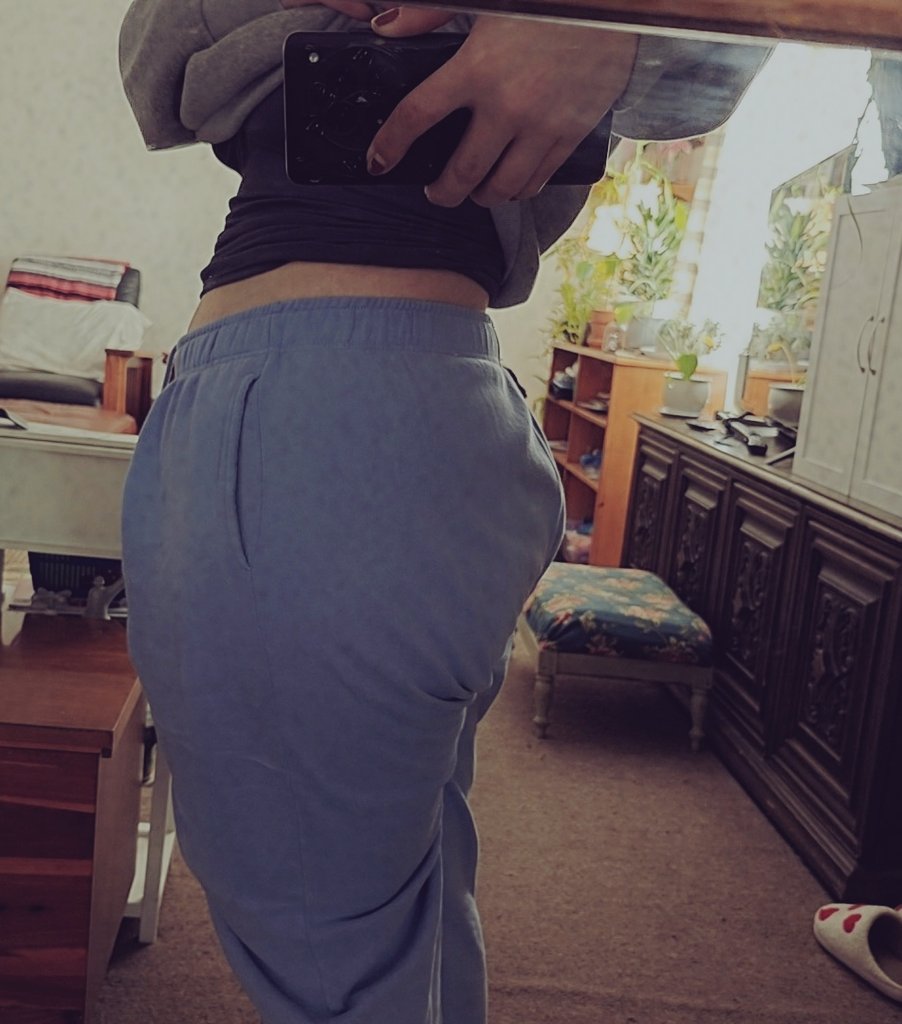 Miss_Calypso22's tweet image. Princess crawled back in brd after adulting, from 10:30 am until 1:20 pm. I needed the rest so badly. #Fitcheck #lazyday (sort of 😂) #gamergirl #contentcreator I'm at the point in my life where I do so much causing me to be exhausted, and still can't sleep at night.