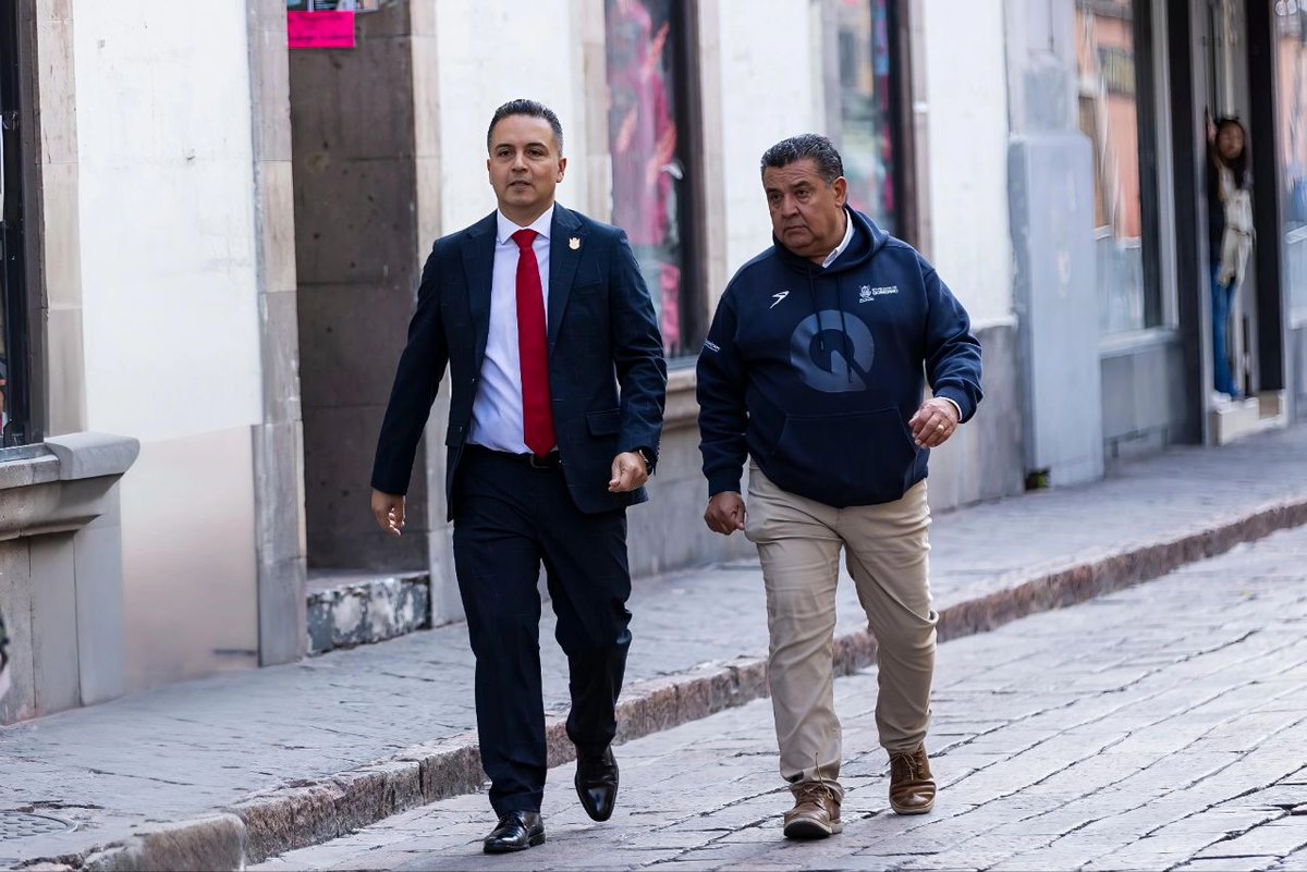 El secretario de Gobierno, <a href="/Eric_gudino/">Eric Gudiño Torres</a> asistió a la ceremonia conmemorativa del 109 Aniversario de la #Constitución Política de los Estados Unidos Mexicanos, la cual estuvo encabezada por la Presidenta de México, <a href="/Claudiashein/">Claudia Sheinbaum Pardo</a>.

En este acto cívico, el gobernador <a href="/makugo/">Mauricio Kuri</a> acentuó