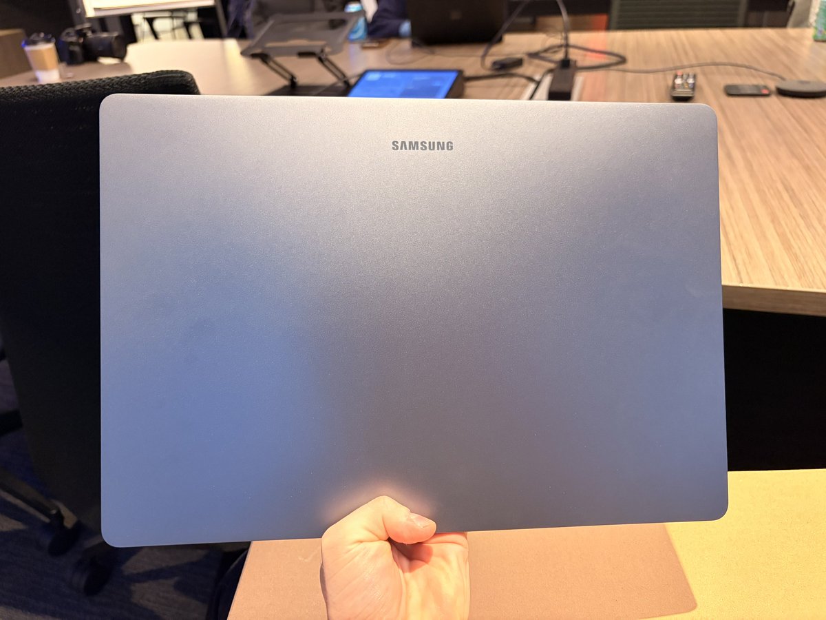 Got my first panther lake laptop, Galaxy Book 6 Pro!