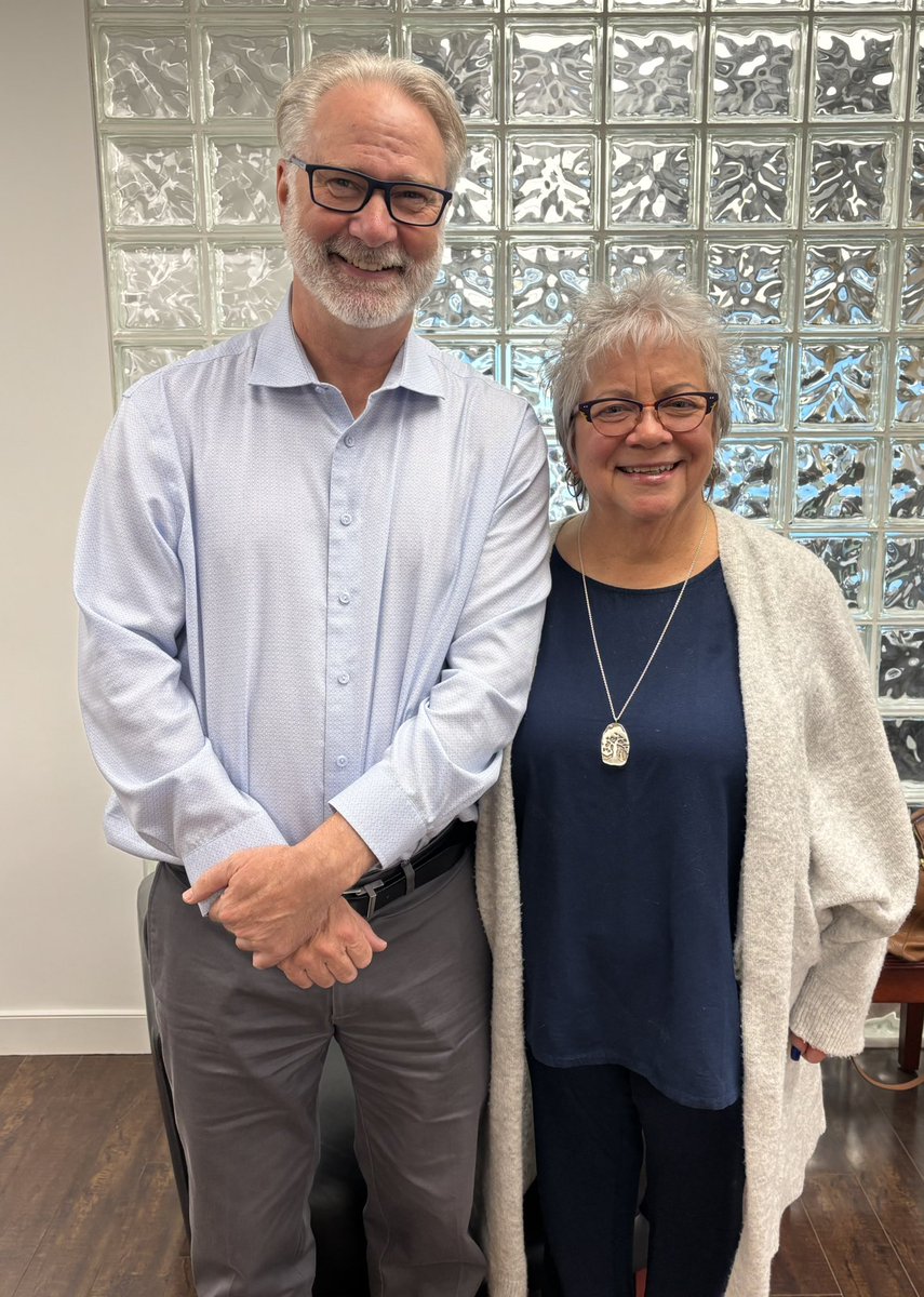 CourtEllingson's tweet image. I had the opportunity to meet with CBE Trustee @JennyRegalYYC to hear about all the work that is being done in Wards 1 &amp;amp; 2.

We both agreed there needs to be support for #publiceducation, reduced class-sizes &amp;amp; more funding for classroom complexities.

We are #bettertogether.