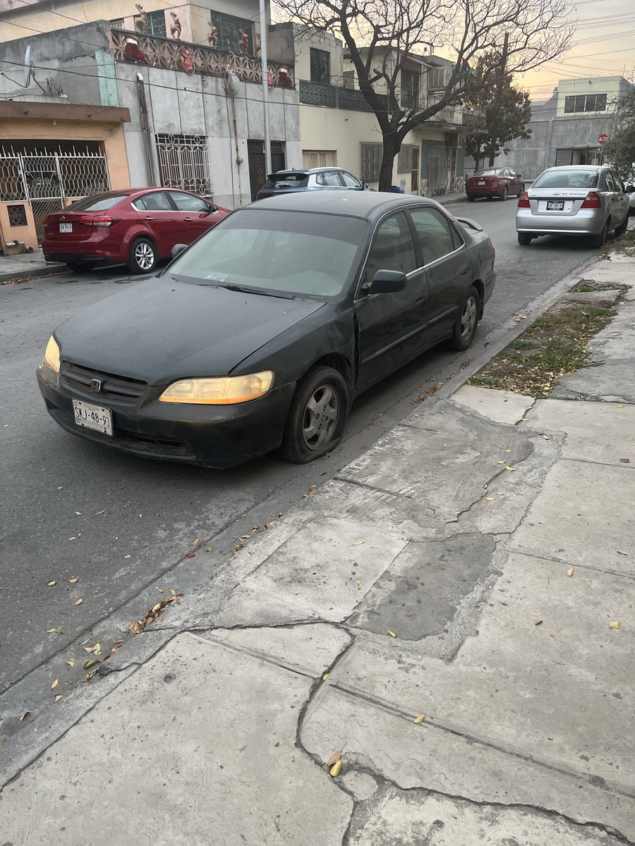 Leondejavier's tweet photo. @Cicmty @rayelizalder @multimediostv @seguridadmtymx nuevamente reportando este vehículo abandonado calle Privada Miguel Barragán entre Villagran y Villagómez colonia Industrial centro de Monterrey https://t.co/Ius1OUZ5PK