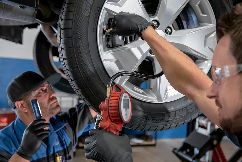 RileySubaruIA's tweet image. Take the stress out of vehicle maintenance! From routine service to detailed checkups, we've got you covered. 🔧 bit.ly/4rwIRy7
#ServiceTime #CarCare #TrustedTechnicians #DriveSmooth